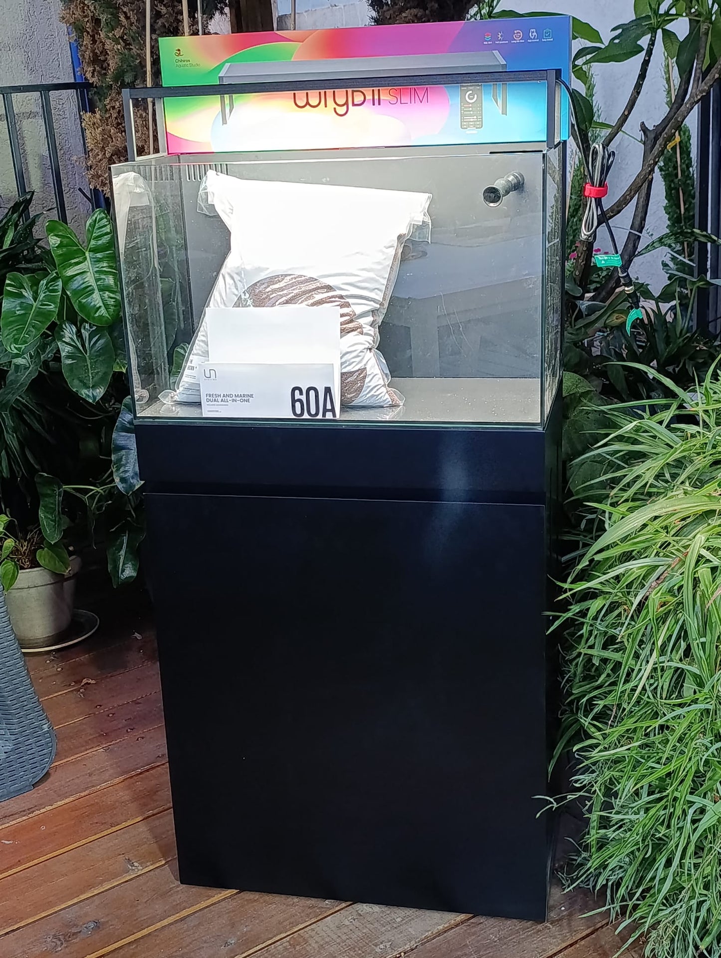 אקווריום UNS 60A – אקווריום זכוכית רימלס לצמחייה ודגי נוי | Aqua Aura