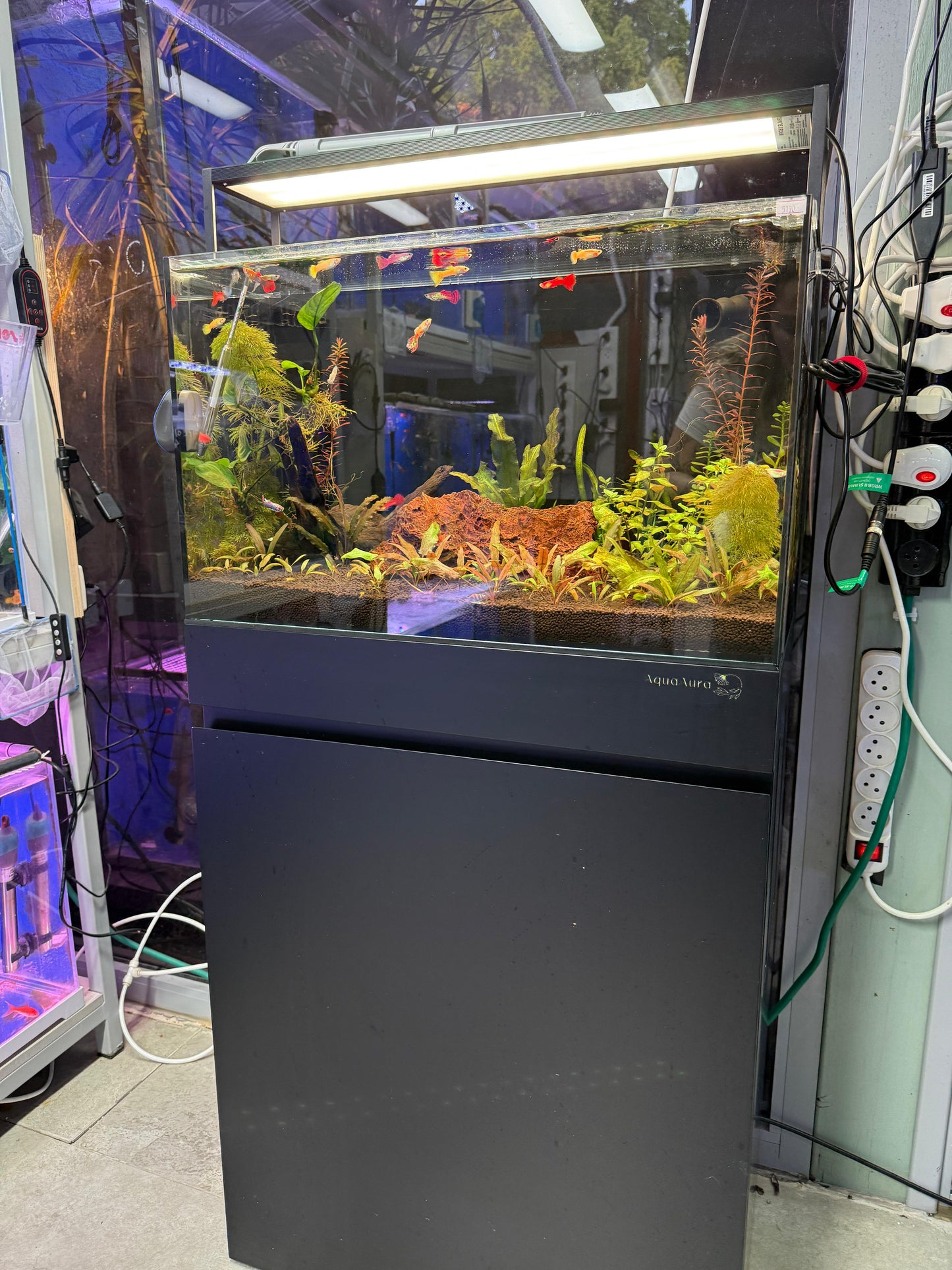 אקווריום קיוב פרימיום UNS 60C - זכוכית Ultra Clear